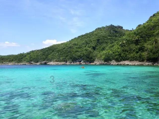 夏季的时尚女孩