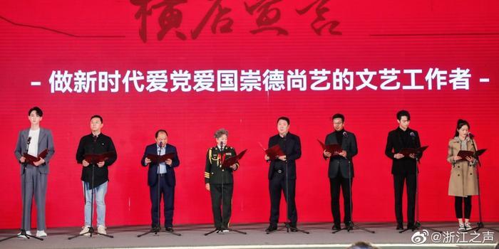 我明明有喜欢的人但是看见自己玩的很好的一个异性他有了对象为什么我会觉得感？游戏画面