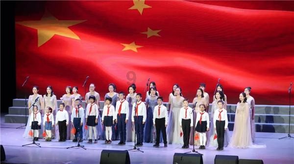锤震高怀德大败高君保的辽国虎将，呼延赞不是对手杨七郎神力扬威